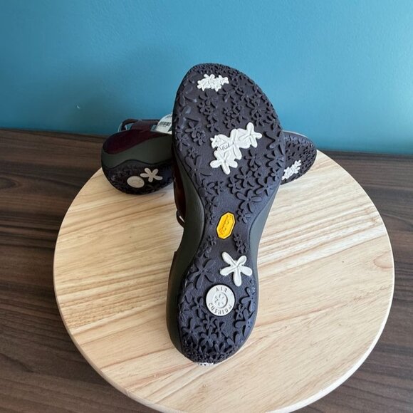 Women’s Merrell Viola Sandal 10 Leather Brown T Strap Vibram Wedge J46258 - Picture 9 of 11